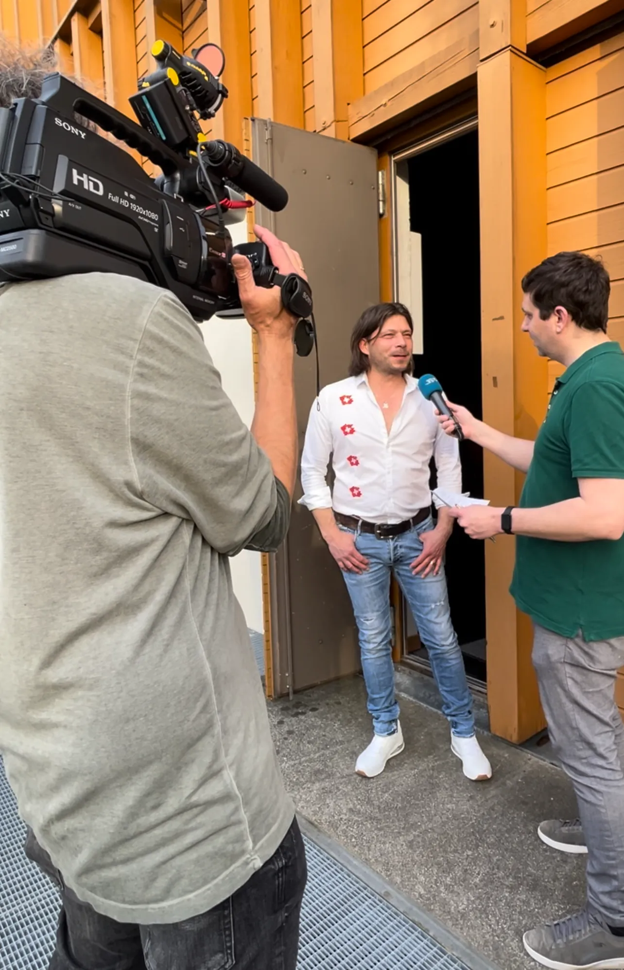 schwiizerMix im Interview mit Alpenwelle TV